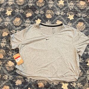 Nike Women's Heather Gray Short Sleeve Tee
